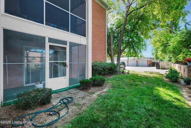 1002 Donard Park Ave, Louisville, KY 40218