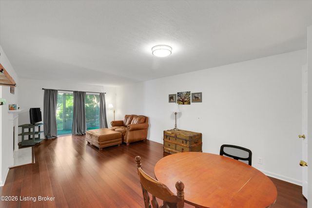 1002 Donard Park Ave, Louisville, KY 40218