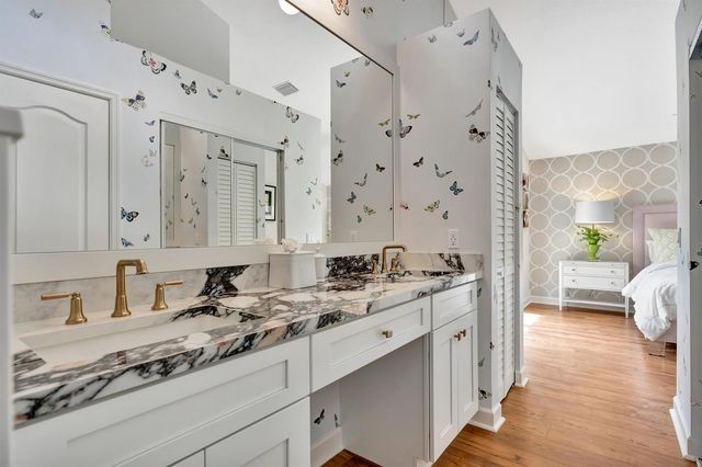 28 Admirals Court, Palm Beach Gardens, FL 33418