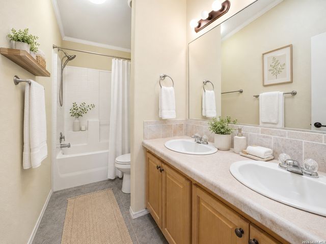 672 CUTTERS TRL, Pipe Creek, TX 78063