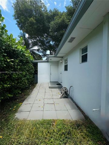 3370 Frow Ave, Miami, FL 33133