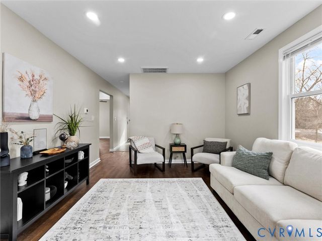 324 St Luke St, Petersburg, VA 23803