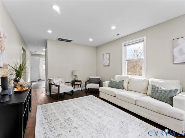 324 St Luke St, Petersburg, VA 23803