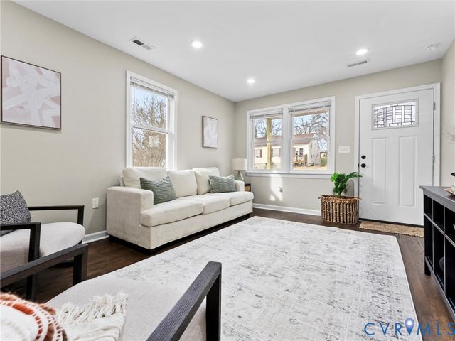 324 St Luke St, Petersburg, VA 23803