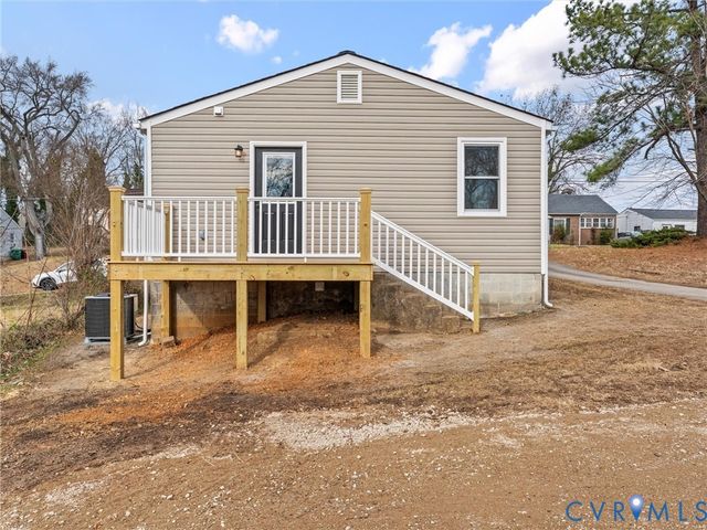 324 St Luke St, Petersburg, VA 23803