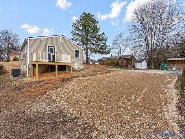 324 St Luke St, Petersburg, VA 23803