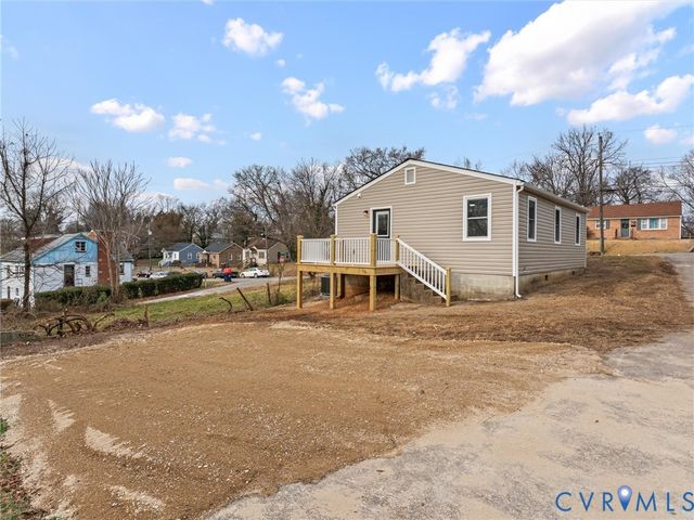 324 St Luke St, Petersburg, VA 23803