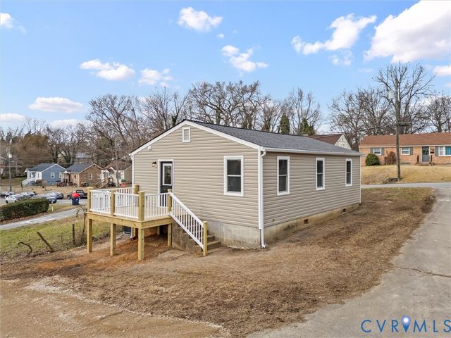 324 St Luke St, Petersburg, VA 23803