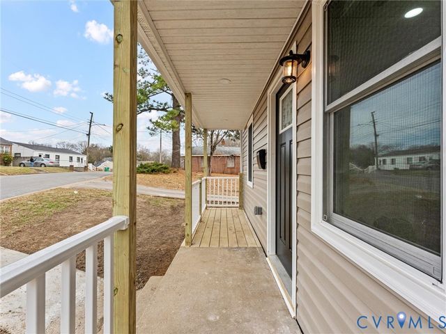 324 St Luke St, Petersburg, VA 23803