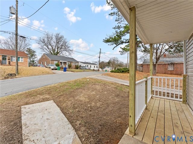 324 St Luke St, Petersburg, VA 23803