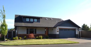 2960 SW Coopers Landing Court, Grants Pass, OR 97527