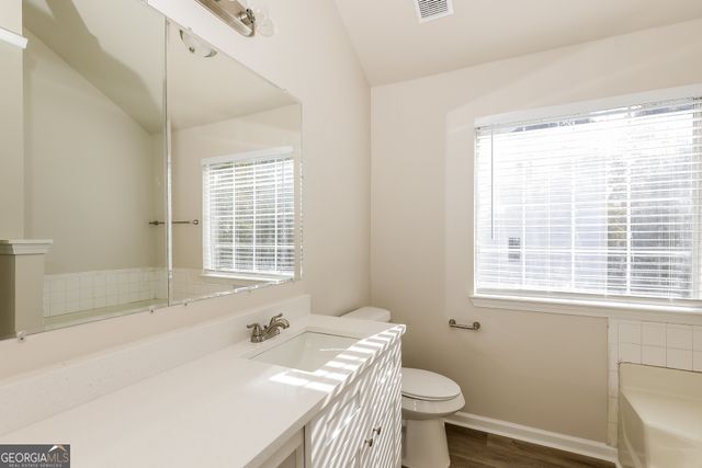 10057 Tara Glynn Drive, Hampton, GA 30228