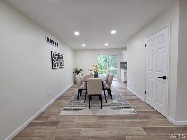 12902 Vista Ridge Lane, St Louis, MO 63138