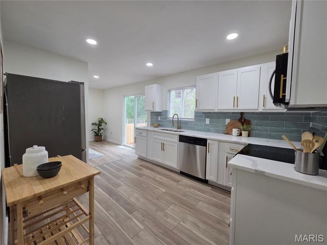 12902 Vista Ridge Lane, St Louis, MO 63138
