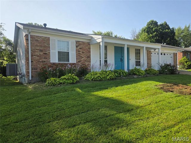 12902 Vista Ridge Lane, St Louis, MO 63138