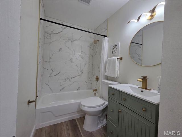 12902 Vista Ridge Lane, St Louis, MO 63138