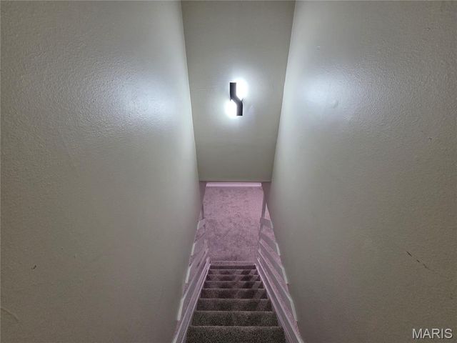 12902 Vista Ridge Lane, St Louis, MO 63138
