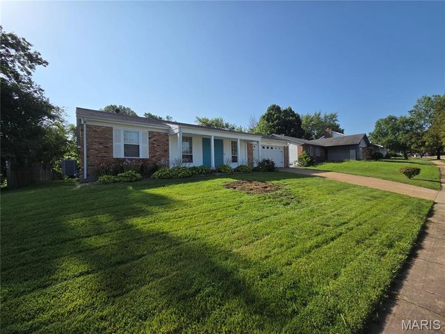 12902 Vista Ridge Lane, St Louis, MO 63138