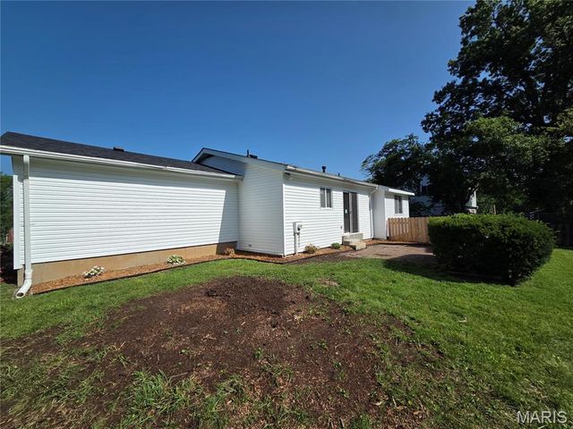 12902 Vista Ridge Lane, St Louis, MO 63138