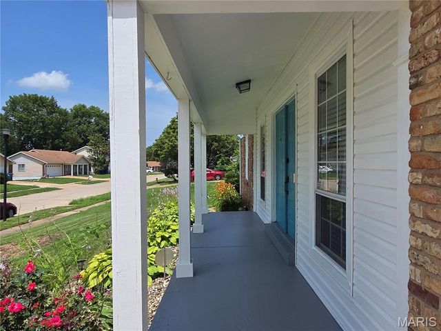 12902 Vista Ridge Lane, St Louis, MO 63138