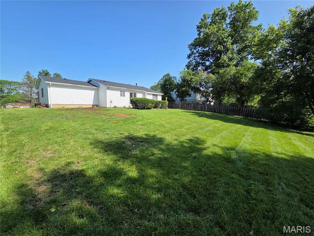 12902 Vista Ridge Lane, St Louis, MO 63138