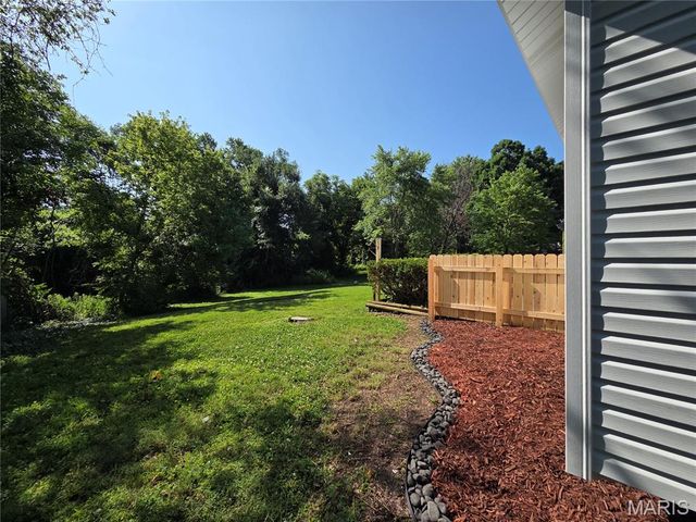 12902 Vista Ridge Lane, St Louis, MO 63138