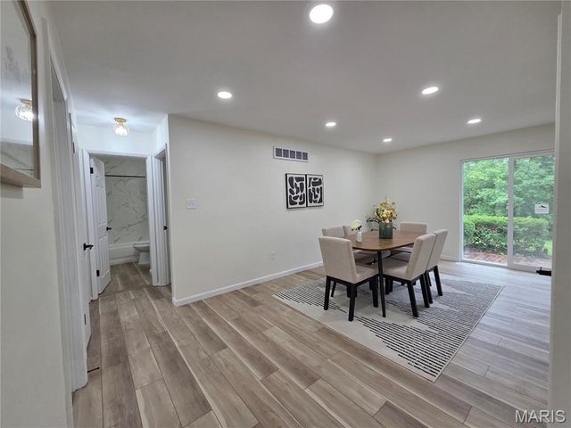 12902 Vista Ridge Lane, St Louis, MO 63138