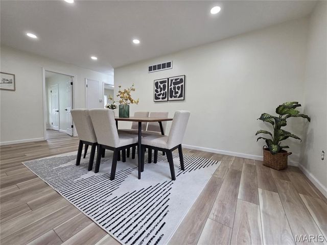 12902 Vista Ridge Lane, St Louis, MO 63138