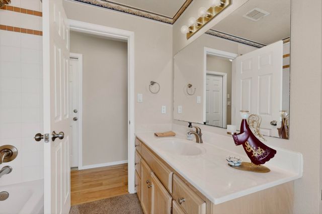 6944 Forest Hills Drive NE, Albuquerque, NM 87109