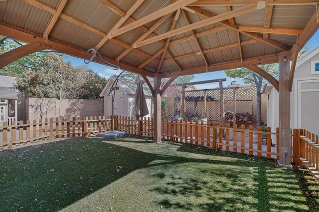 6944 Forest Hills Drive NE, Albuquerque, NM 87109