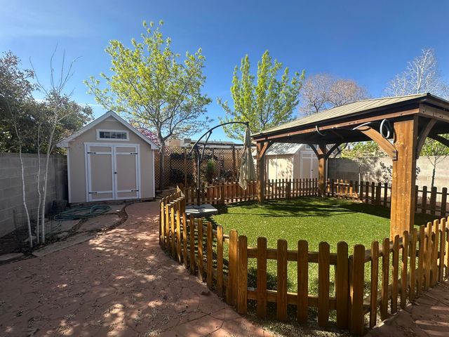 6944 Forest Hills Drive NE, Albuquerque, NM 87109