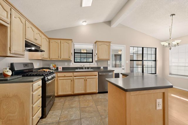 6944 Forest Hills Drive NE, Albuquerque, NM 87109