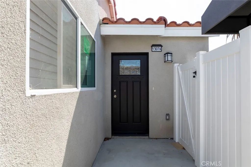 1307 E Acacia, Glendale, CA 91205