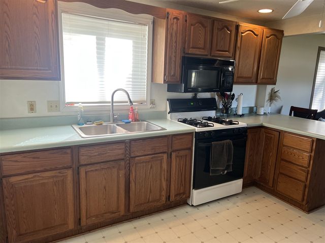 131 E Chicago Road, Coldwater, MI 49036