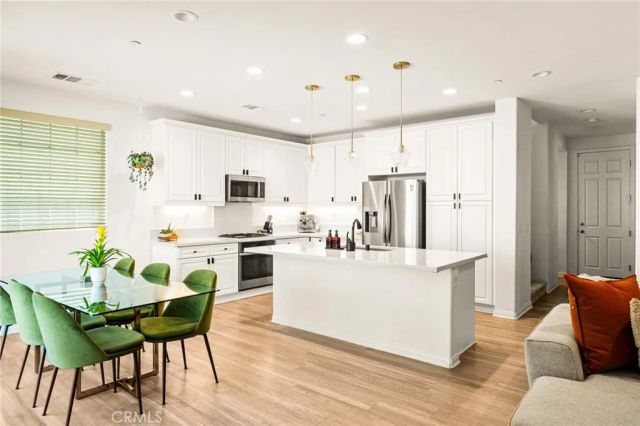 16411 Globetrotter, Chino, CA 91708