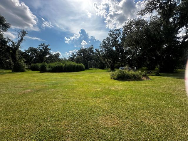 4865 County Road 842, Brazoria, TX 77422