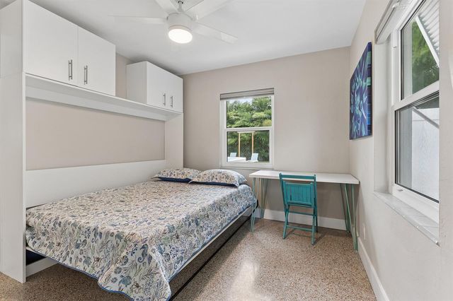 127 SW 10th Avenue, Boynton Beach, FL 33435