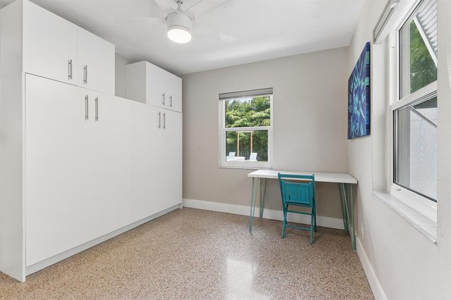 127 SW 10th Avenue, Boynton Beach, FL 33435