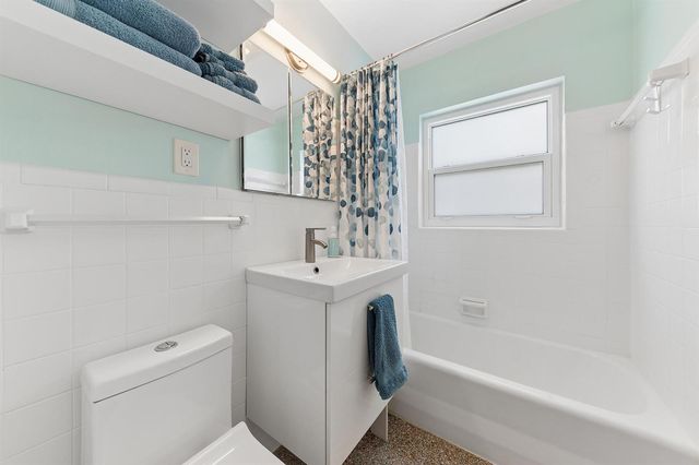 127 SW 10th Avenue, Boynton Beach, FL 33435