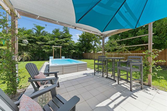 127 SW 10th Avenue, Boynton Beach, FL 33435