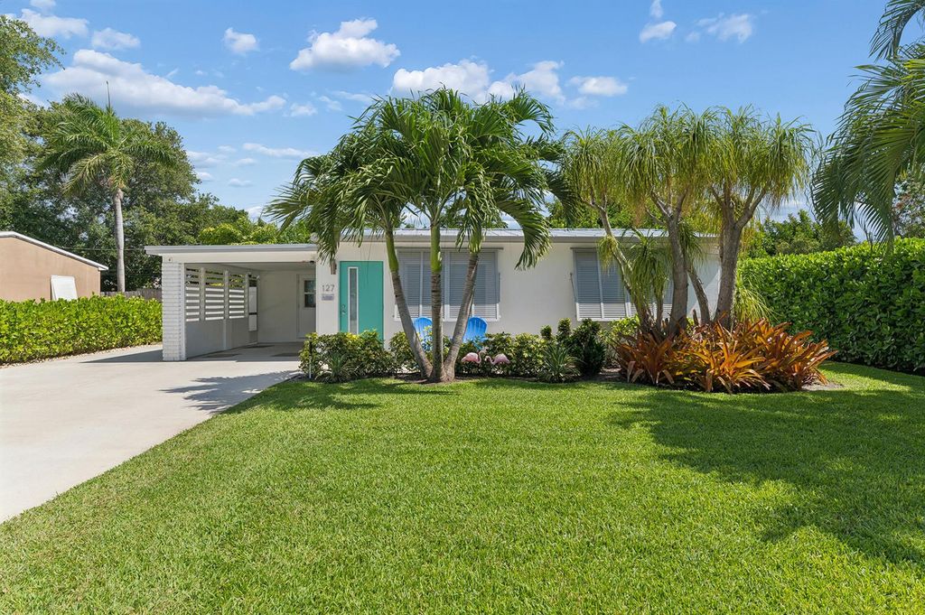 127 SW 10th Avenue, Boynton Beach, FL 33435