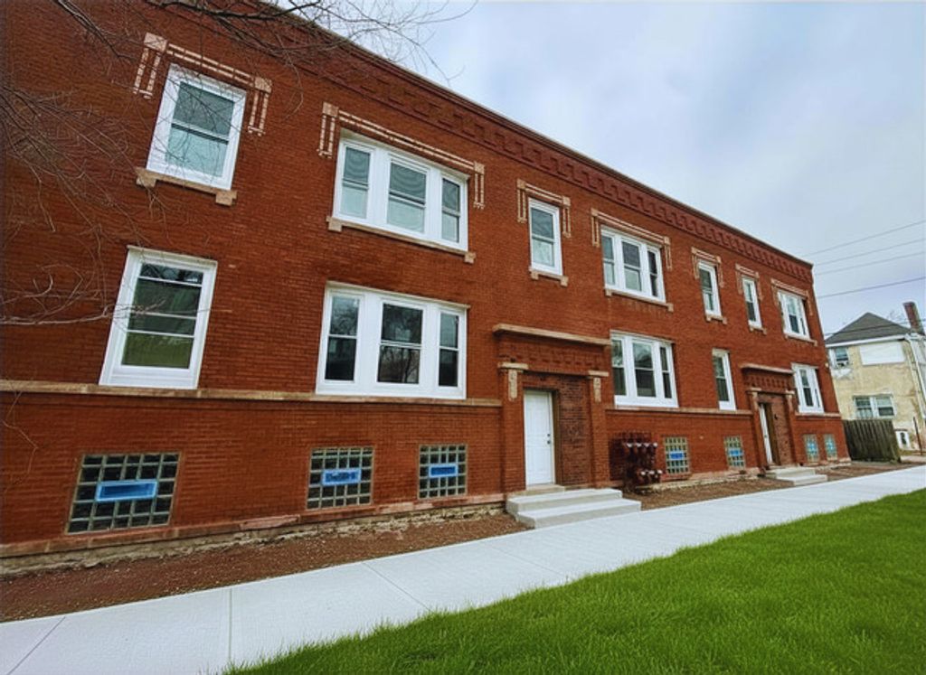 243 W 74th Street 1, Chicago, IL 60621