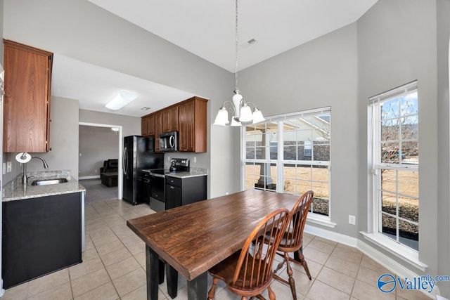 4816 Canterwood Drive SE, Owens Cross Roads, AL 35763