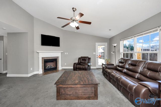 4816 Canterwood Drive SE, Owens Cross Roads, AL 35763