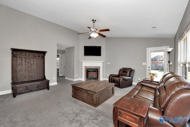 4816 Canterwood Drive SE, Owens Cross Roads, AL 35763