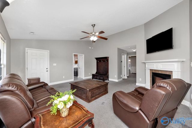 4816 Canterwood Drive SE, Owens Cross Roads, AL 35763