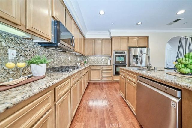 15592 Iron Spring Lane, Fontana, CA 92336