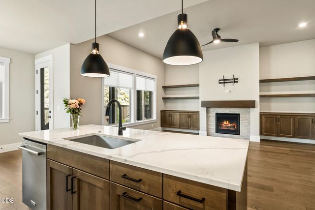3041 NW Butte View Drive, Bend, OR 97703