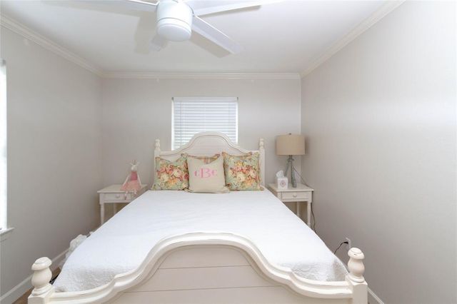 4607 Pine Street, Bellaire, TX 77401