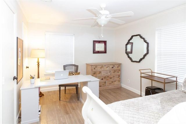 4607 Pine Street, Bellaire, TX 77401